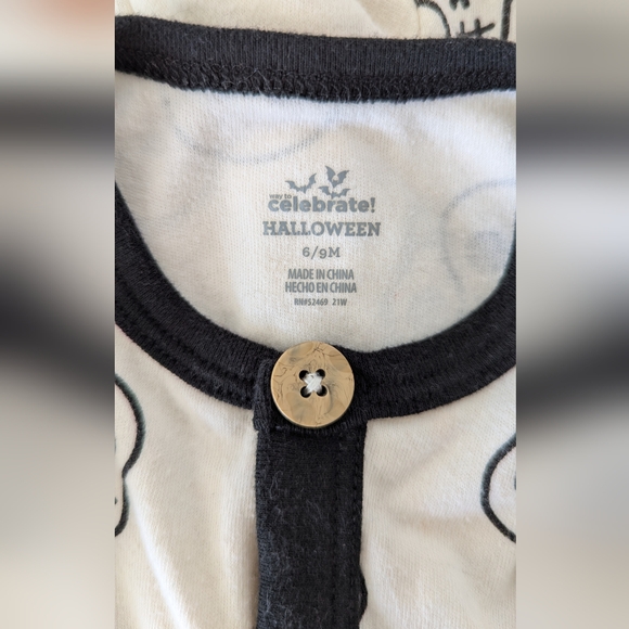 Halloween Themed Baby Onesies Set Size 6-9 Months - Picture 8 of 8